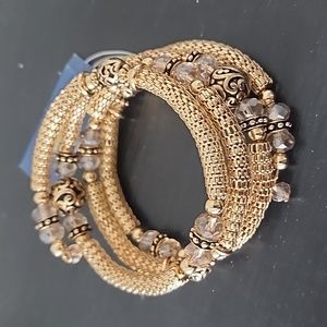 Beautiful goldtone spiral bracelet
